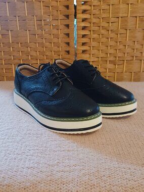 Platform Wingtips, Women's size 6 - Brand new!
